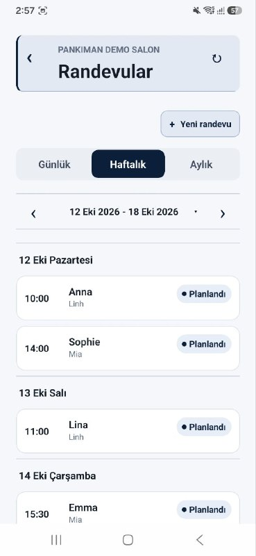 Randevular ekranı haftalık görünümde: her gün için alınan saatler, müşteri ve atanan çalışan.